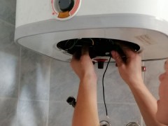 Procureo bojler na mestu gde se šrafi grejač